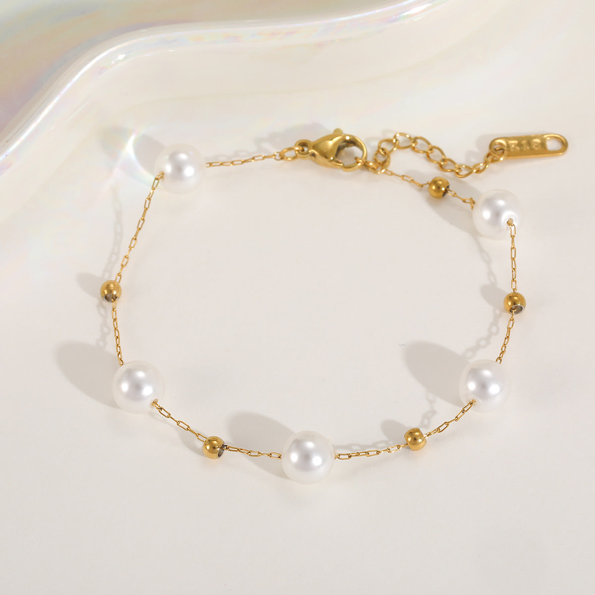 Single pearl bracelet