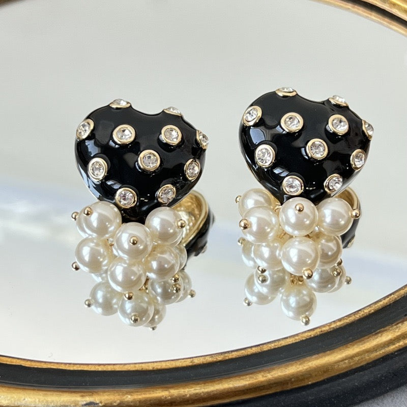 Noir Clustre Earrings