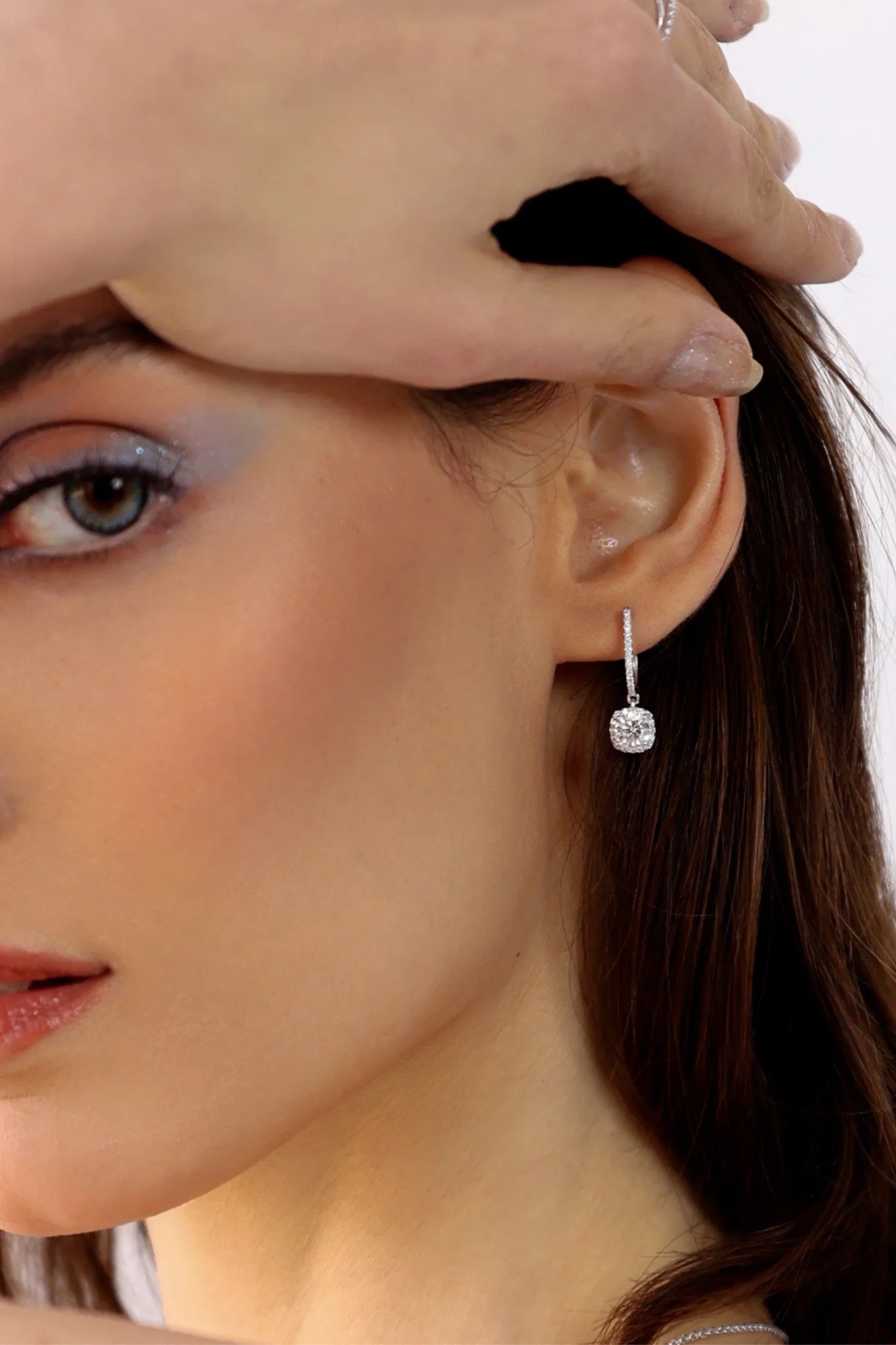 Solitaire drop earrings