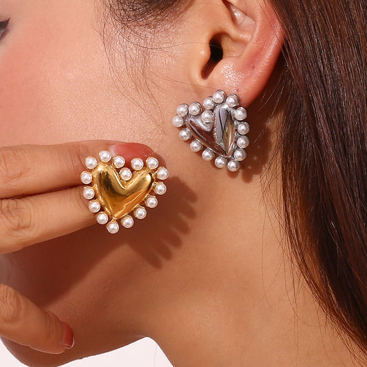Minimal pearl earrings side profile