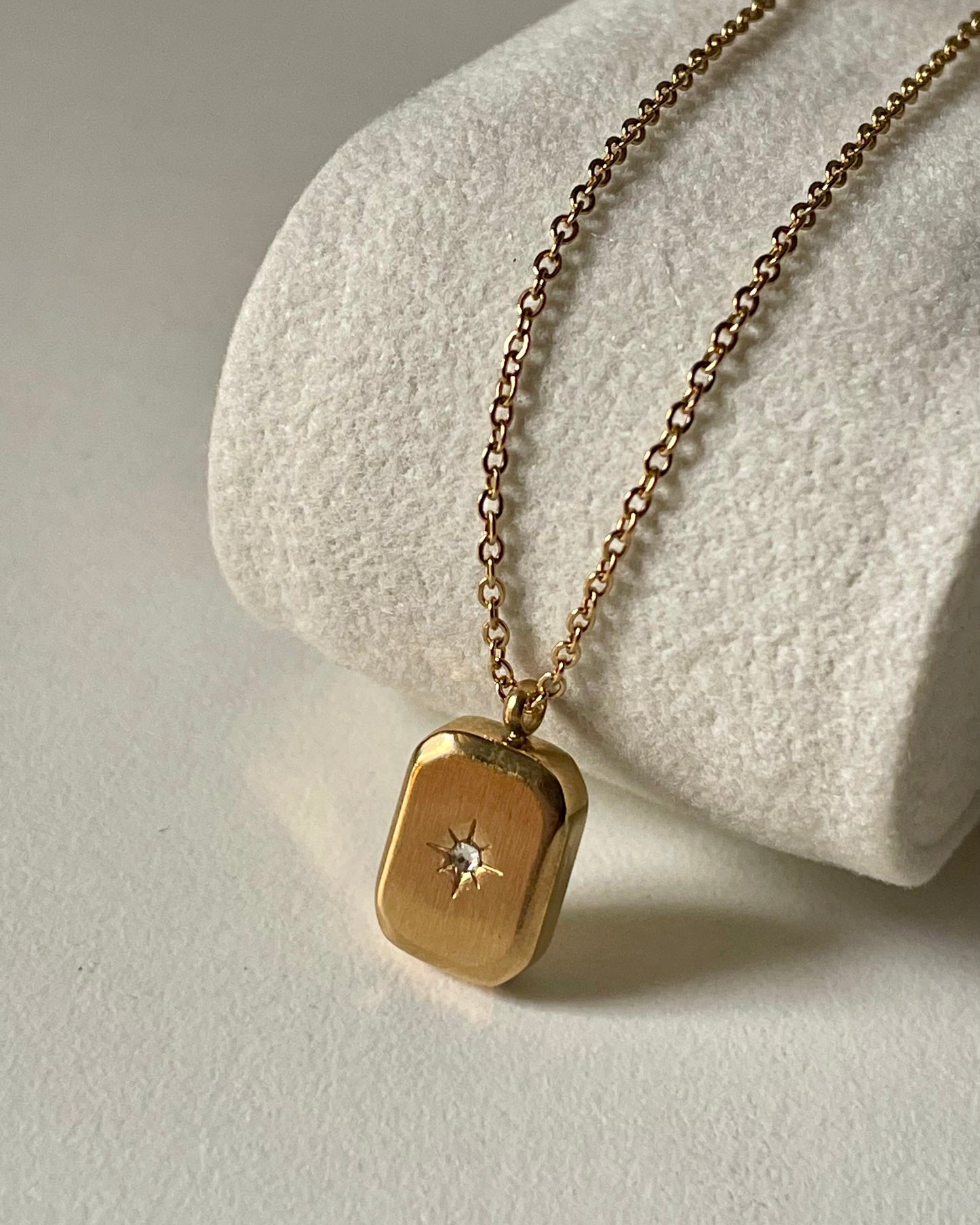 Stellar Glow Gold Pendant