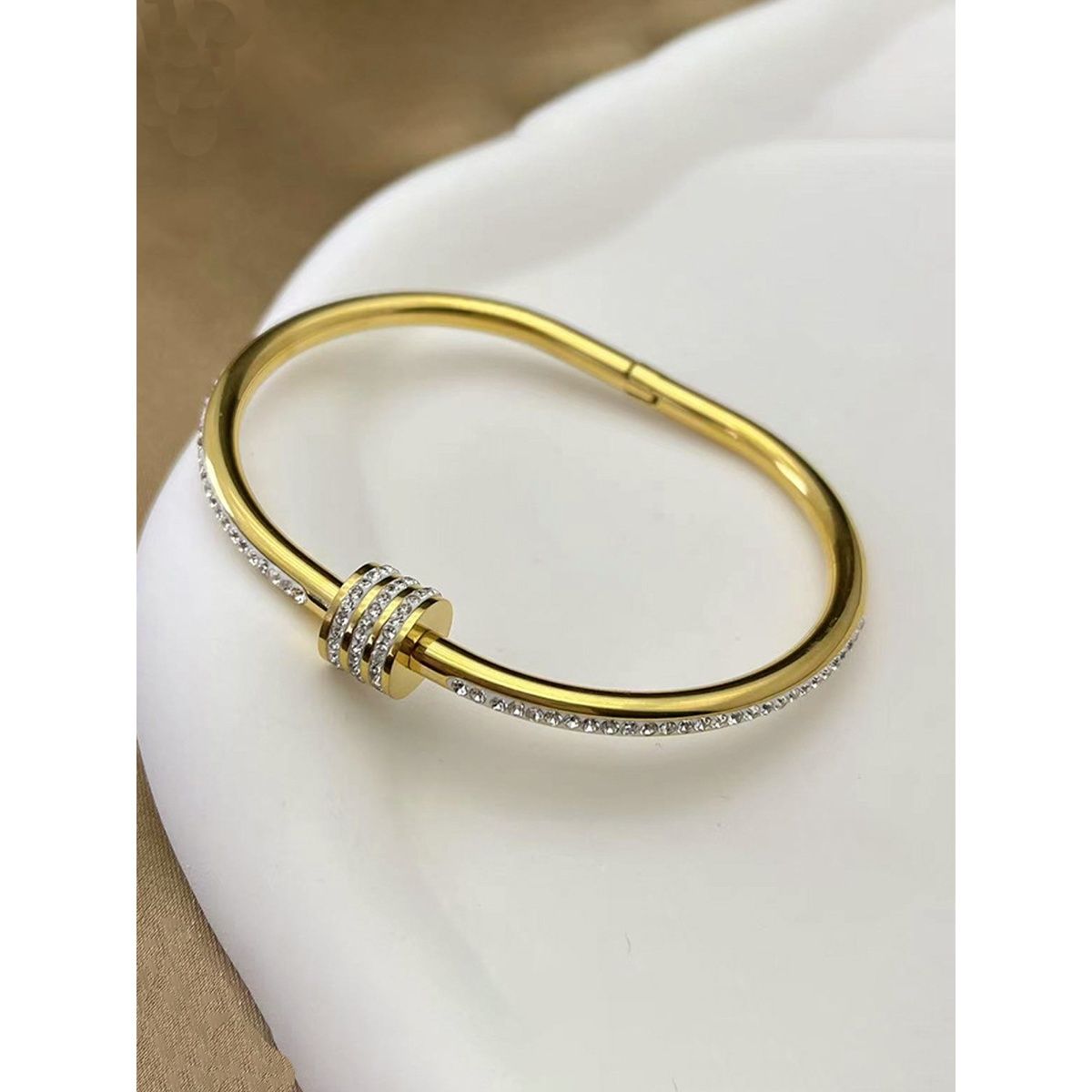 The Dune Diamond Bangle