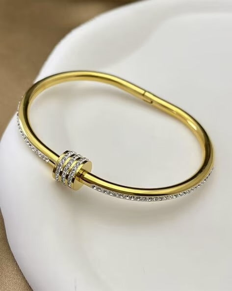 The Dune Diamond Bangle