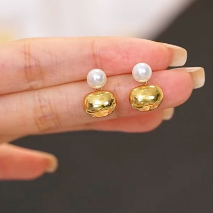 Alia Pearl Droplet Studs