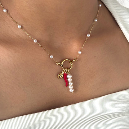 Chill Charm Pearl Necklace
