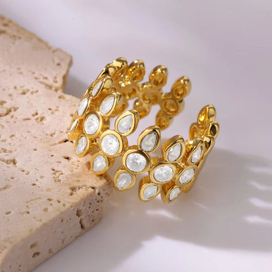 Zircon stud royal ring