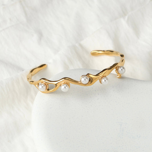 Aurora pearl bracelet