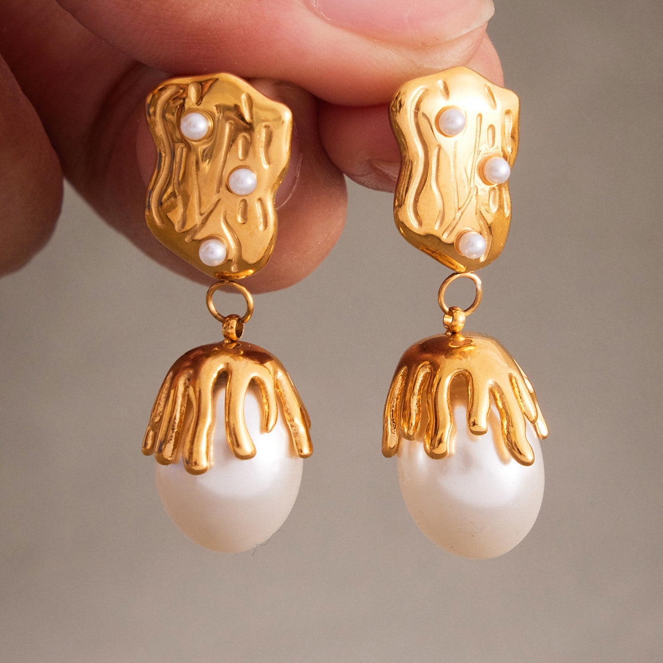 Rock pearl drip earring
