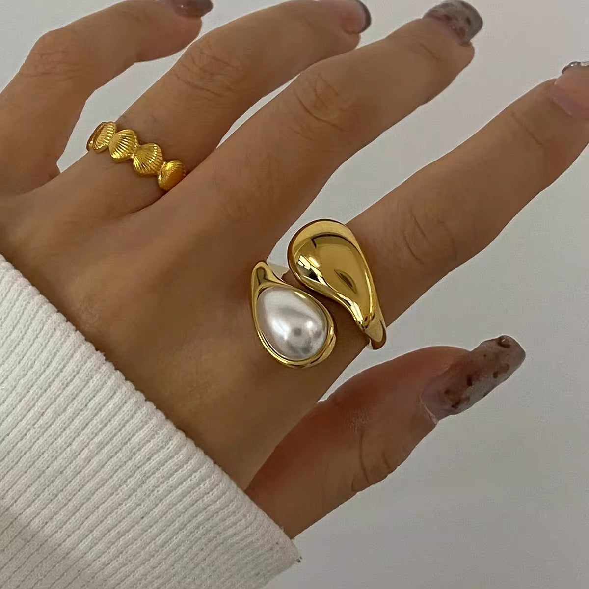 Double teardrop pearl gold ring