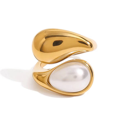 Double teardrop pearl gold ring