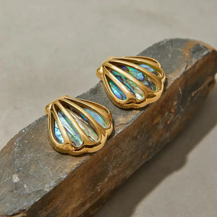 Capri Shell Studs
