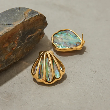 Capri Shell Studs