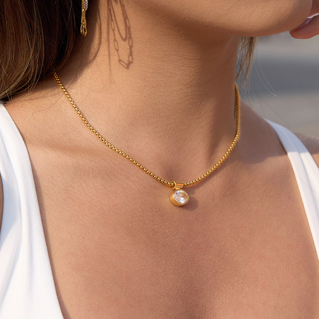 Sunday Gold  Necklace