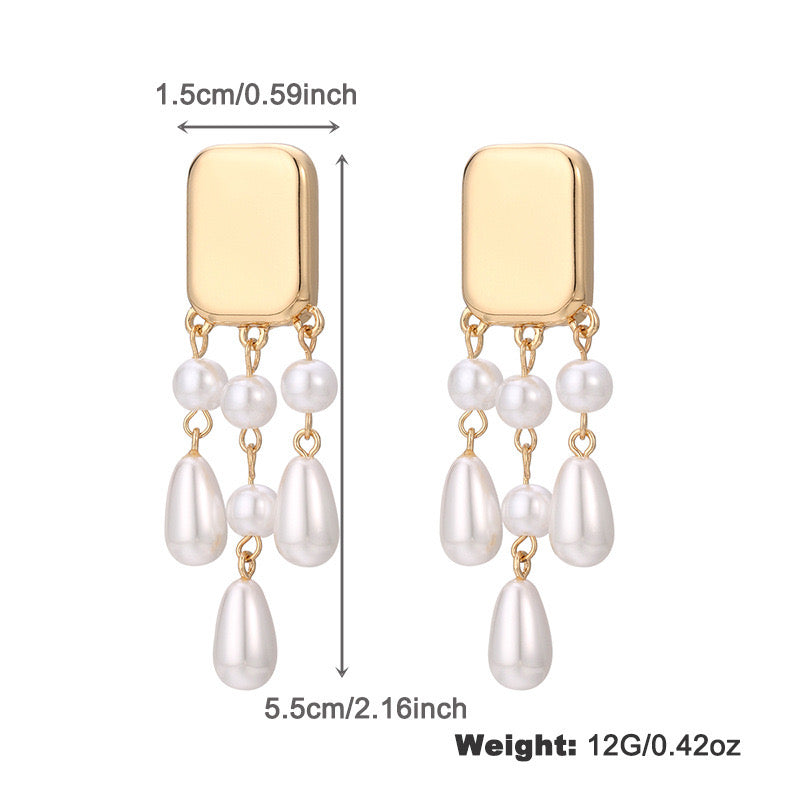 Close-up of Golden Frame Pearls detailing