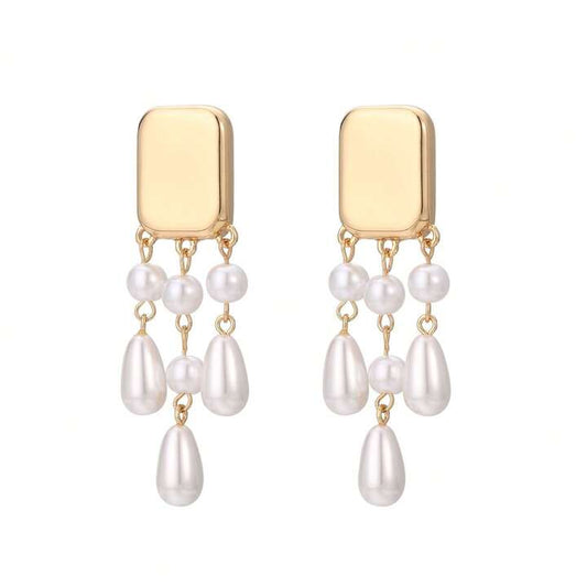Golden Frame Pearls Earrings front view